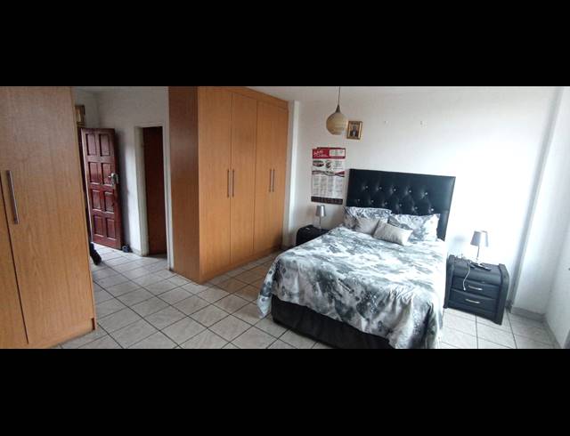 BEDROOM FLAT FOR SALE IN BLUFF